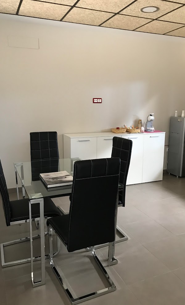 Sala de espera Oficina de Sisanauto desde donde realizamos nuestra asistencia en carretera en Cuenca